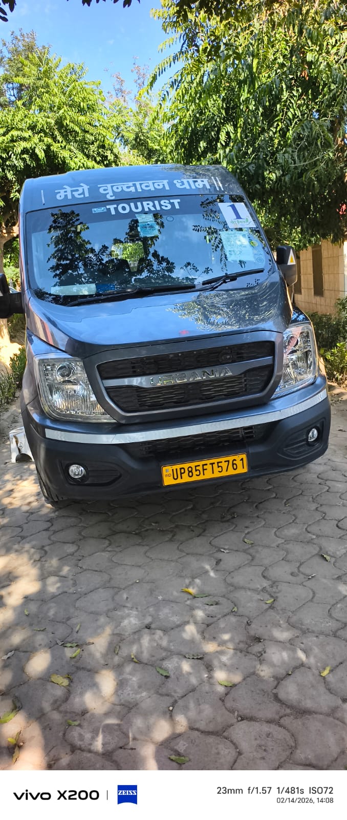 5 seater taxi in vrindavan