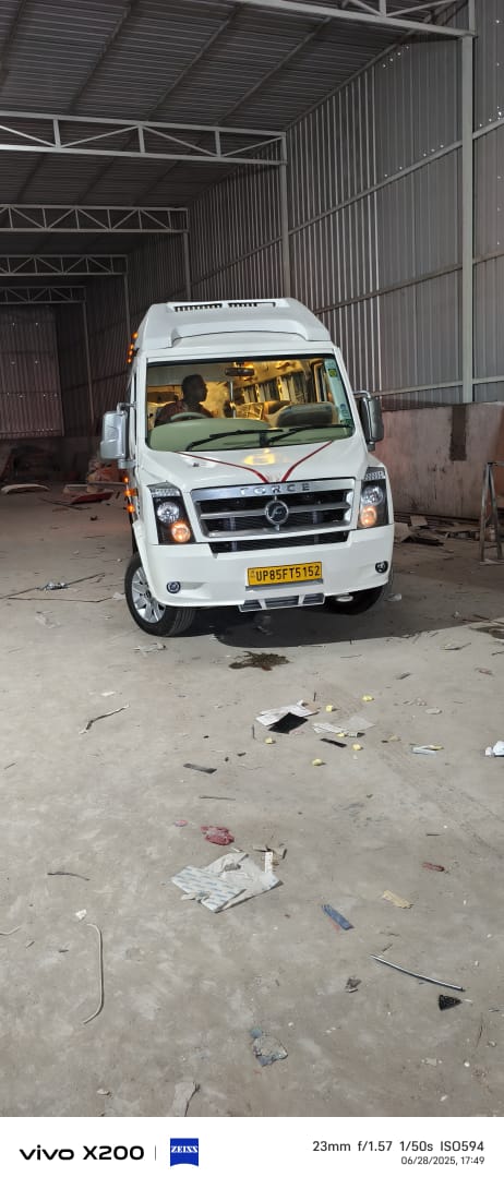 Family friendly taxi in vrindavan