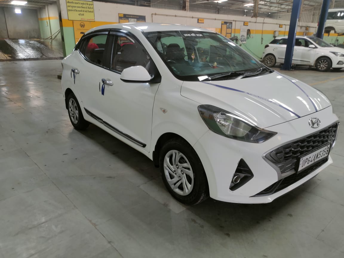 hundayi mini car perfect for couple in vrindavan