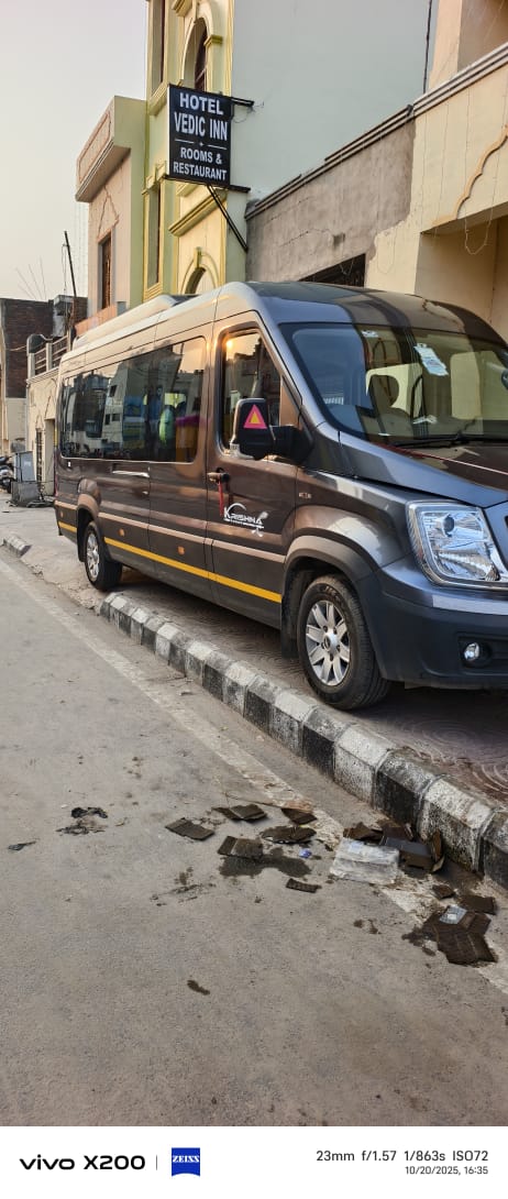 Clean room in vrindavan